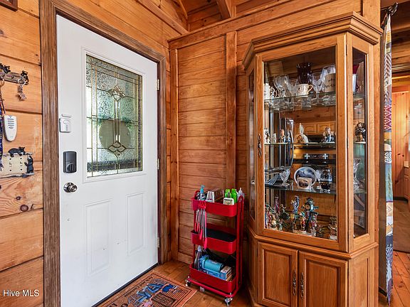 5th image of 1608 Cardinal Road