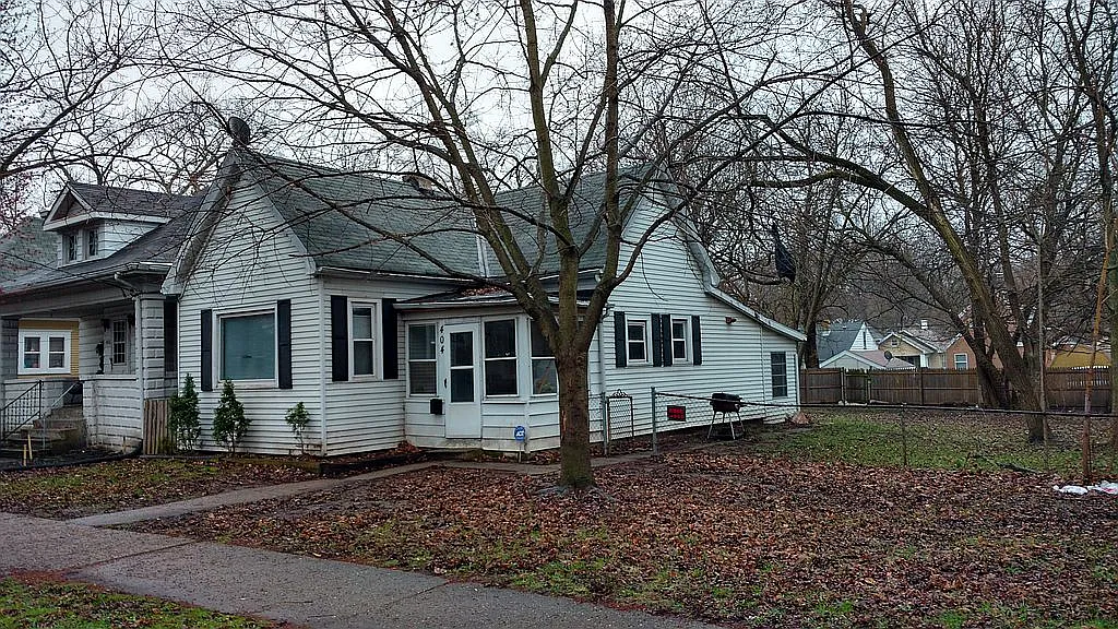 404 E Arcadia Ave photo 1