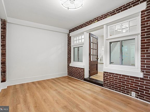 4th image of 1119 Harrison St
