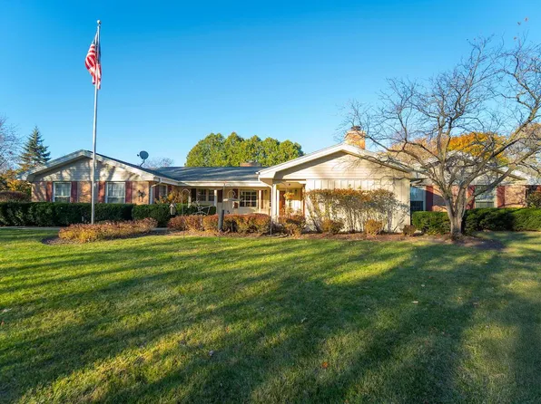 9121 North Fielding ROAD, Bayside, WI 53217