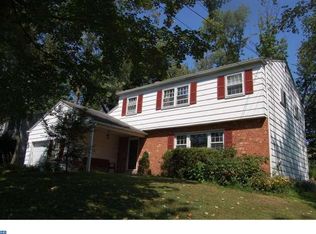 617 Mockingbird Ln, Audubon, PA 19403