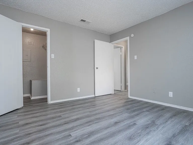 Sevilla Condos — Photo 19
