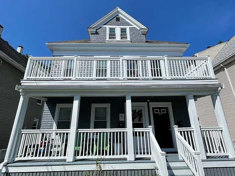 16-18 Brackett St #2 — Photo 1