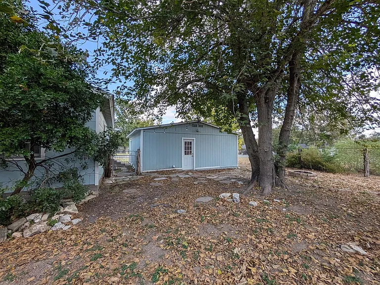 890 Josephine St — Photo 45