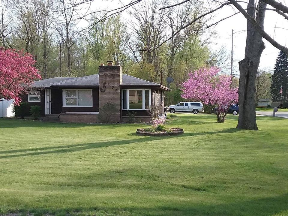 1st image of 179 Lynn Dr