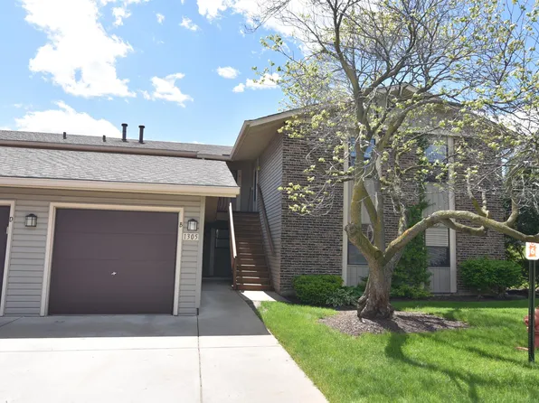 1305 Bamburg Ct, Hanover Park, IL