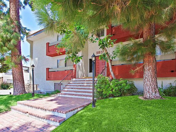 3rd image of 10827 Morrison St #104