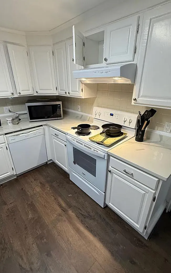 32 Dearborn St. - 2 — Photo 3
