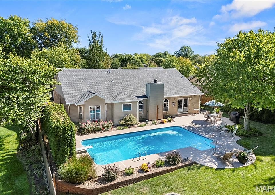 1st image of 225 Saint Sabre Dr