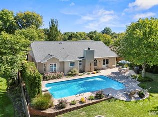 225 Saint Sabre Dr, Swansea, IL