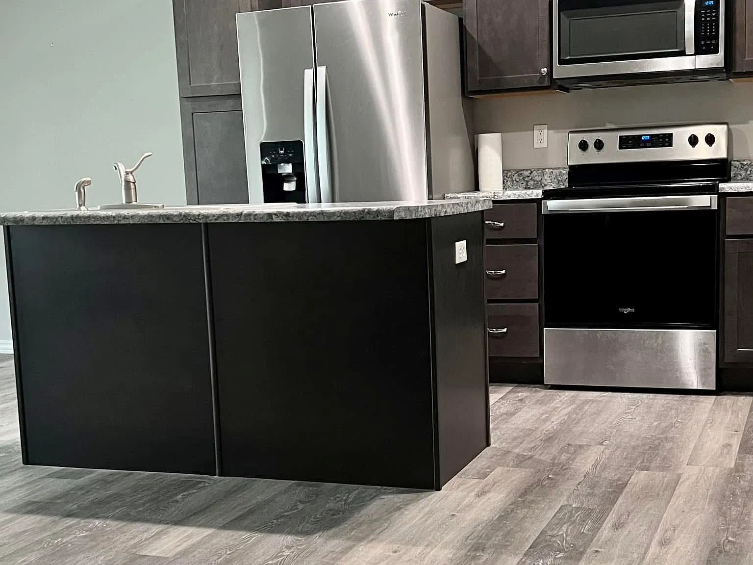 606 W Morgan Ct — Photo 3