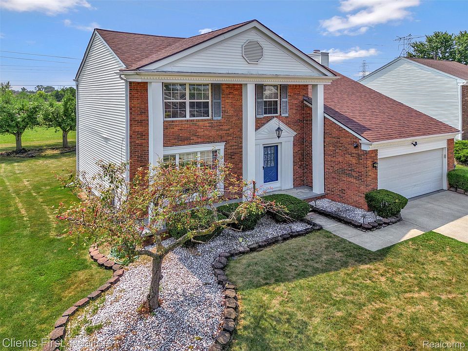 1st image of 44685 Fair Oaks Dr