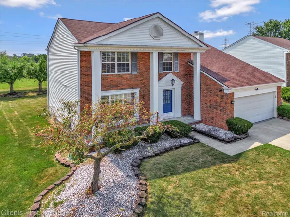 44685 Fair Oaks Dr, Canton, MI 48187