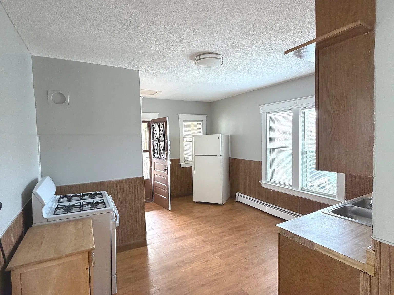 2 bed, 1.0 bath, 1107 sqft, $1,250 — Photo 4