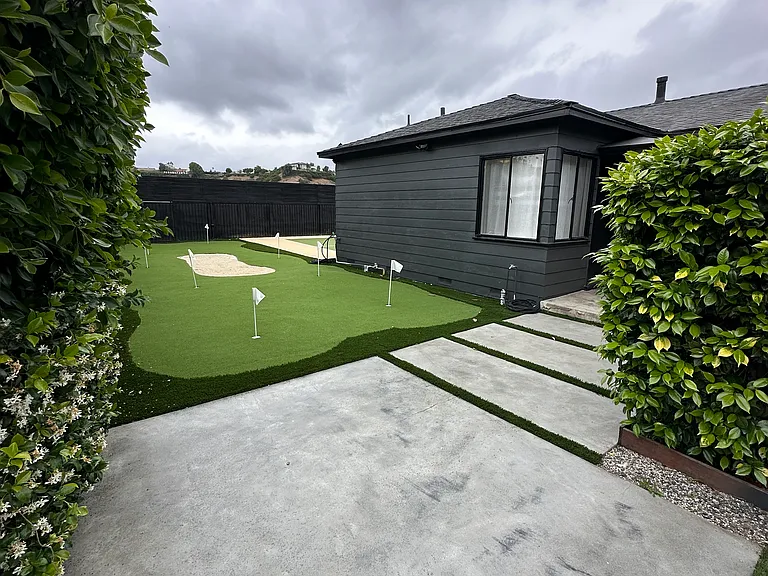 6752 Mulholland Dr — Photo 54