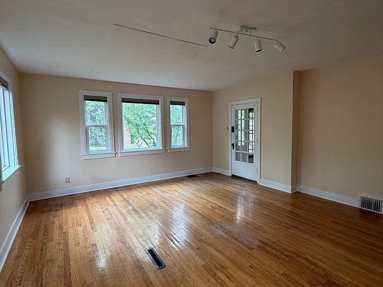 725 Holter St #2 — Photo 4