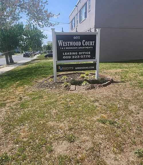 Westwood Court Apts — Photo 20