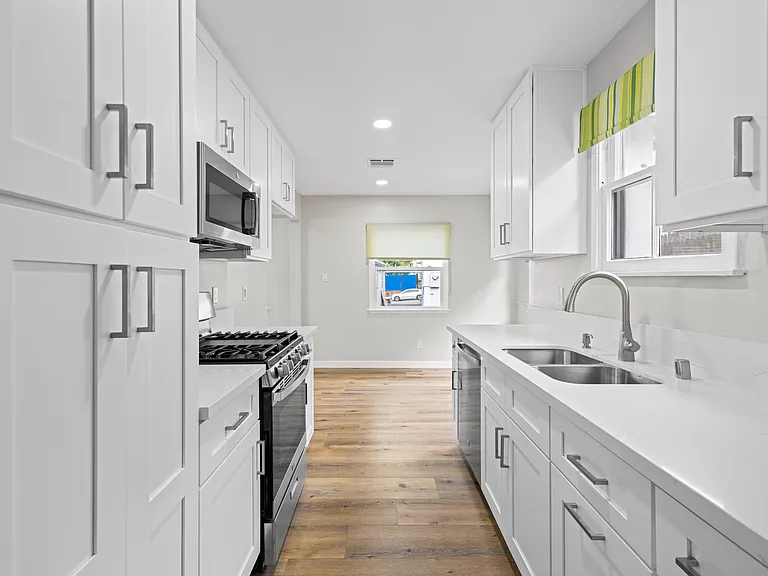 2348 Del Mar Rd — Photo 10