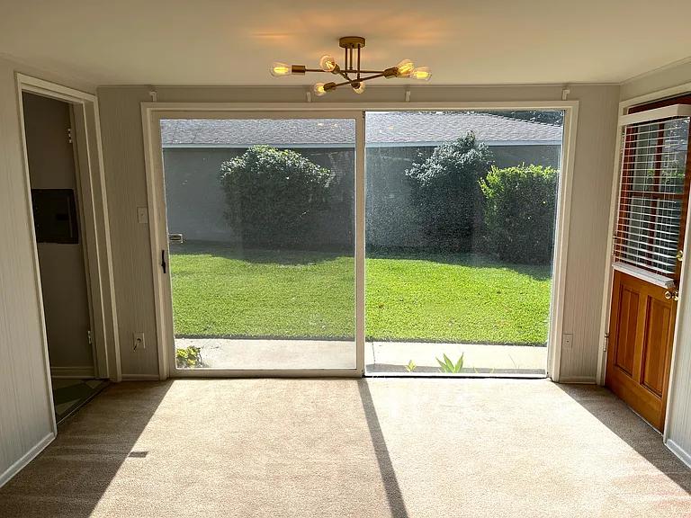 350 W Lemon Ave — Photo 4