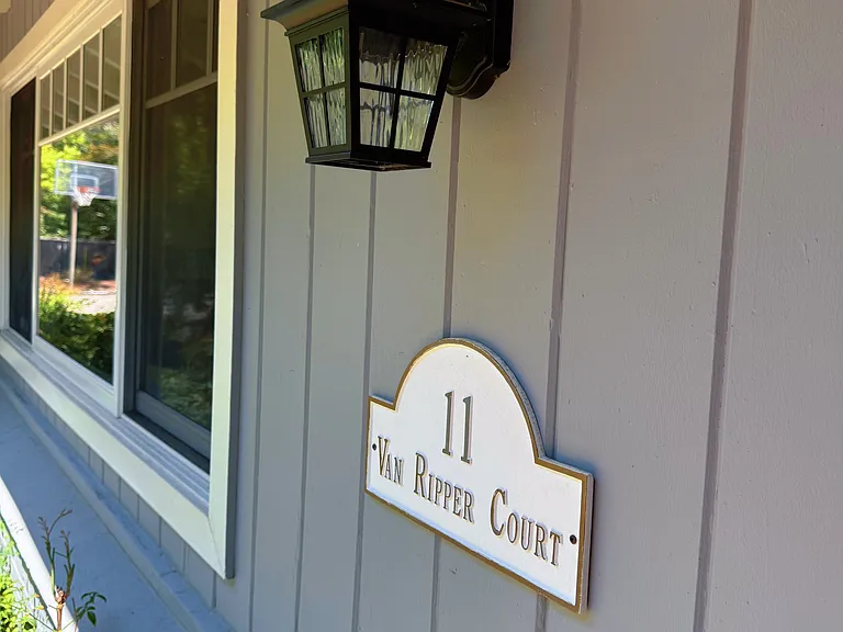 11 Van Ripper Ct — Photo 3