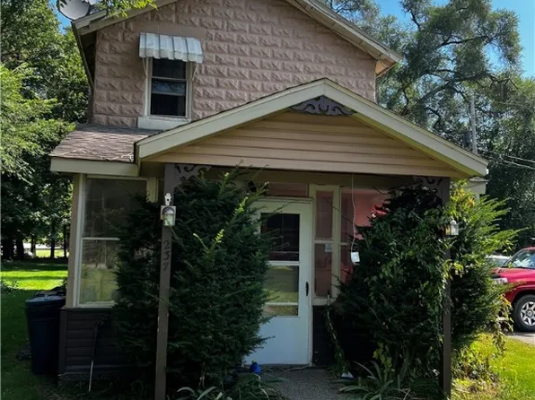 237 Main St, Saegertown, PA 16433