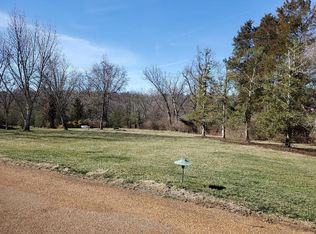 4 Apple Tree Ln, Saint Louis, MO 63124