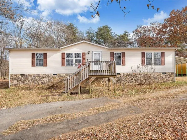 1629 Jeters Chapel Rd, Vinton, VA 24179