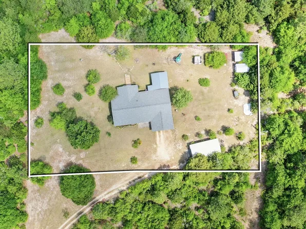 1329 Suzanne Cir, Holt, FL 32564