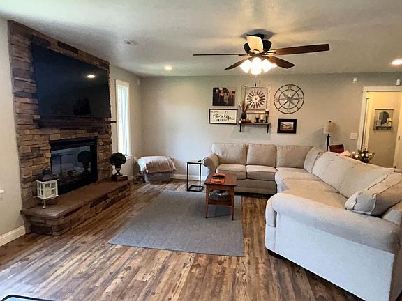 5th image of 1006 Doesprings Dr