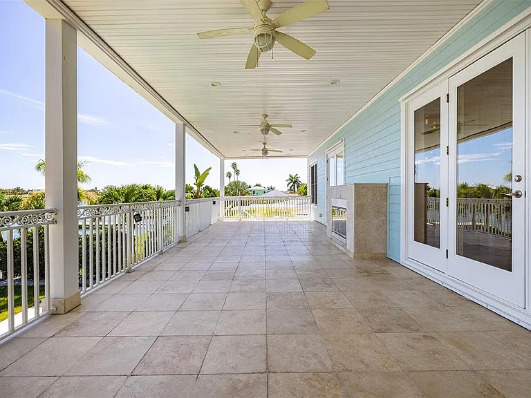 821 Bay Point Dr — Photo 17