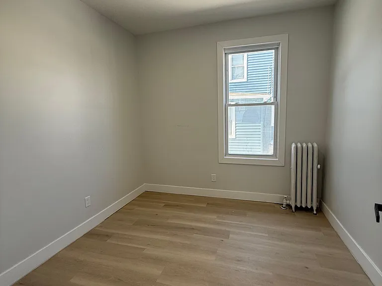 575 13th Ave #1F — Photo 4