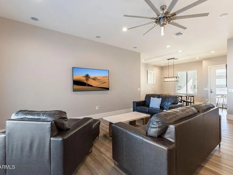 2252 E South Mountain Ave — Photo 12