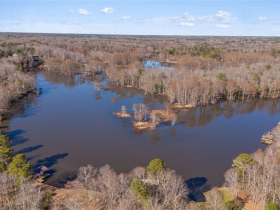 3rd image of 15520 River Bend Trl