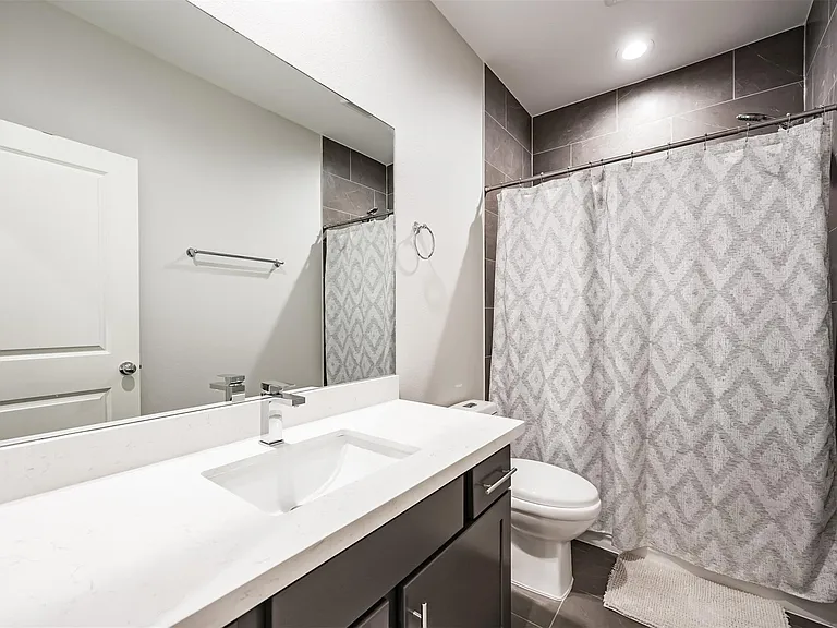 5209 Allen St #F — Photo 10