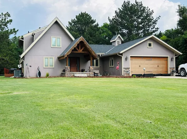 1498 W 27th St, Hays, KS 67601