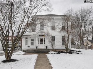 95 E Washington St, Chagrin Falls, OH 44022