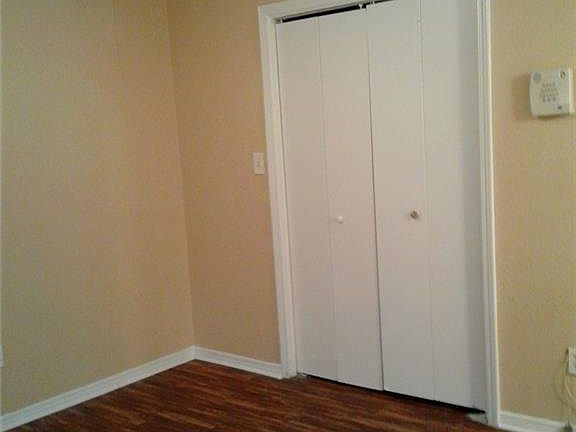 4th image of 2041 W Walnut St APT B