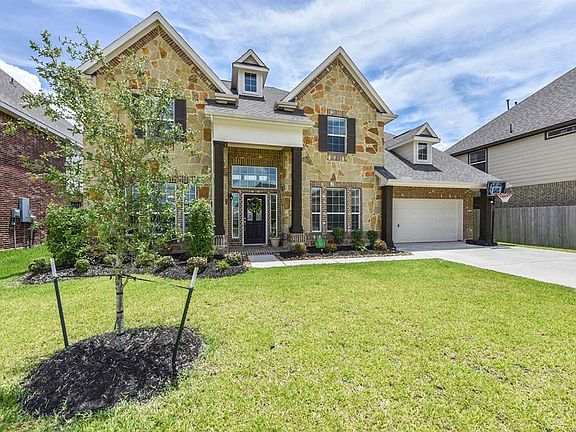 2nd image of 4221 Juniper Ln