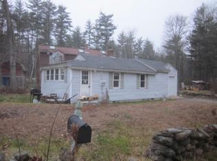 74 Flint Pond Dr, Hollis, NH 03049