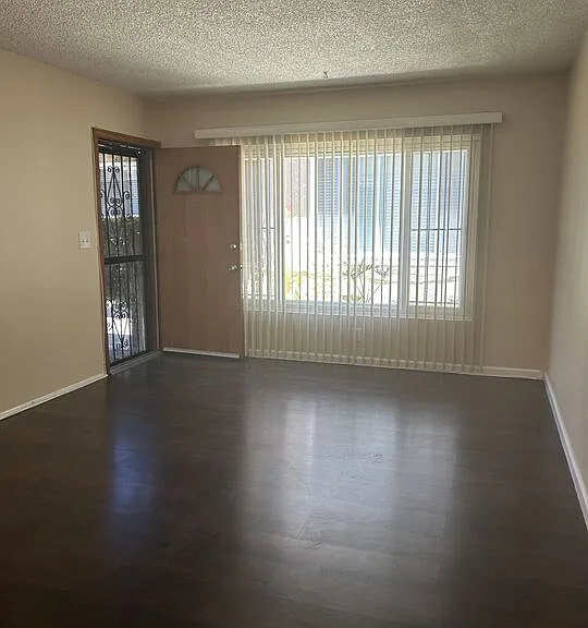 10432 Crenshaw Blvd — Photo 5