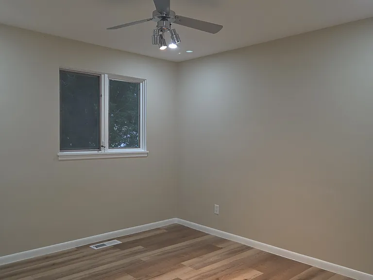 210 E Morningside Dr — Photo 18