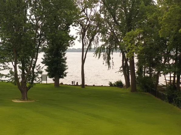 3055 N Shore Dr, Wayzata, MN 55391