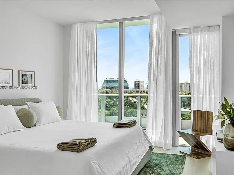 9201 E Bay Harbor Dr #Penthouse 809 — Photo 50
