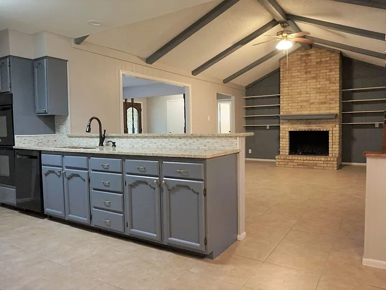 313 Sagecrest Dr — Photo 12