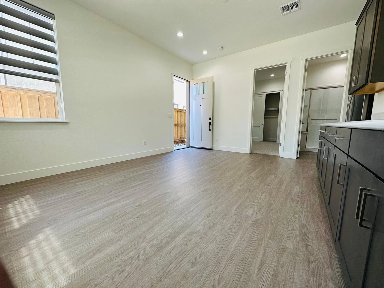 2916 Hercules Ct — Photo 3