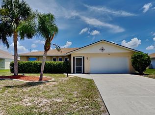 26 Mariner Ln, Rotonda West, FL 33947