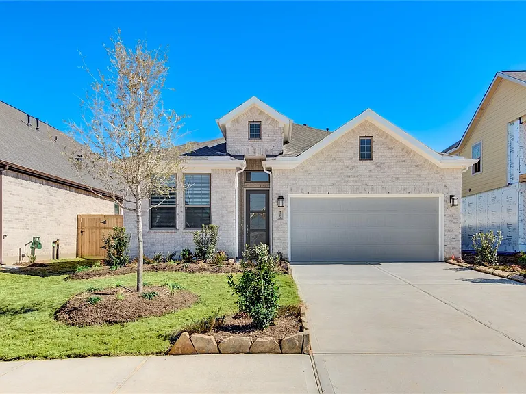 4203 Maple Glen Dr — Photo 2