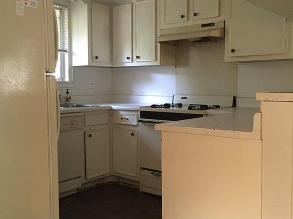 4th image of 4307 Caswell Ave APT B