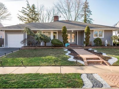 17 Willowbrook Lane, Freeport, NY, 11520