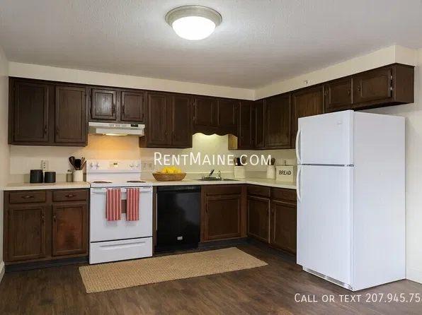 41 River Rd, Brunswick, ME 04011